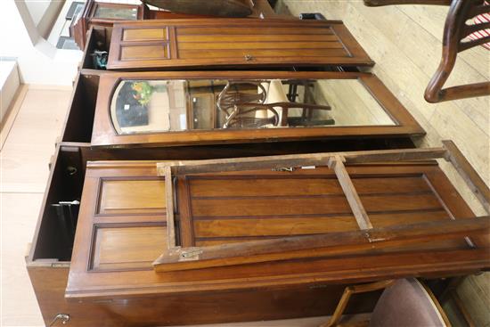 A mahogany triple wardrobe, W.210cm